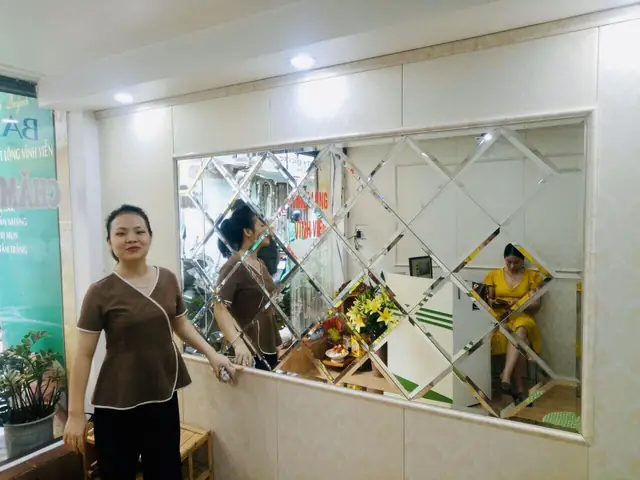Gương Ghép Ô Dán Tường Trang Trí Spa Thẩm Mỹ Viện Gương Ghép Ô Dán Tường Trang Trí Spa Thẩm Mỹ Viện