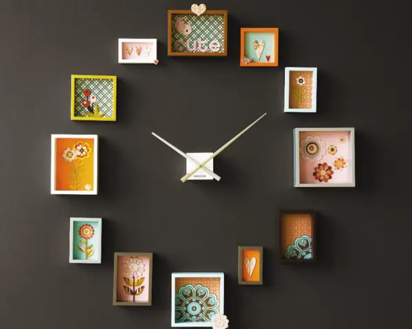 Treo Ảnh Xung Quanh Một Chiếc Đồng Hồ Treo Ảnh Xung Quanh Một Chiếc Đồng Hồ