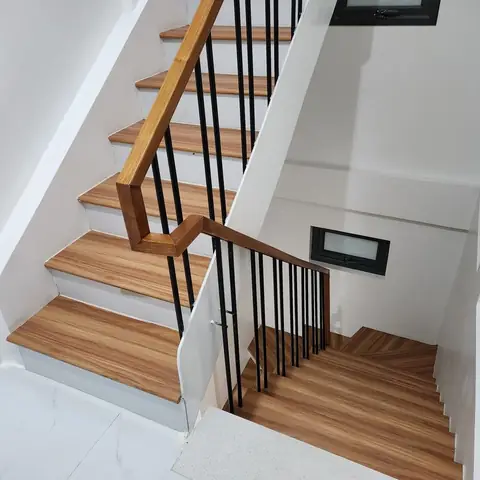 Bậc Cầu Thang Nhựa Giả Gỗ Cosm-stair-hm