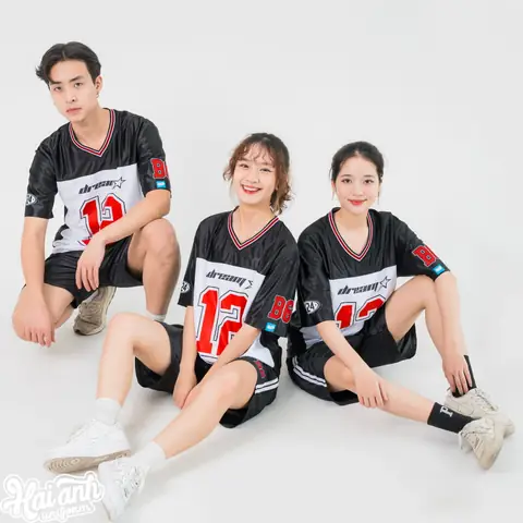 Mẫu Áo Lớp Oversize Sporty Màu Đen Phối Đỏ