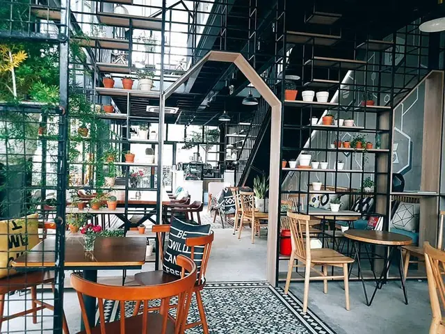 Kệ Sắt Trang Trí Kết Hợp Với Thiên Nhiên Kệ Sắt Trang Trí Kết Hợp Với Thiên Nhiên