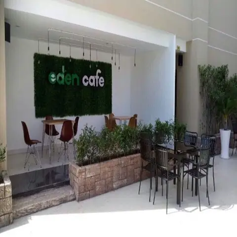Khung Tranh Trang Trí Quán Cafe Có Nhiều Mẫu Như Thế Nào?