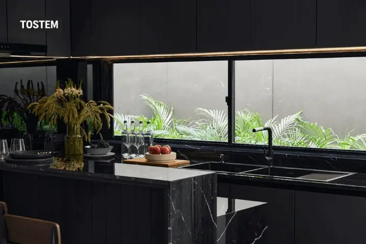 Tại Sao Cần Lưu Ý Đến Kích Thước Cửa Sổ Phòng Bếp?