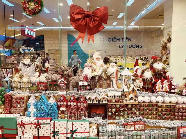 Trang Trí Cây Thông Noel Treo Tường Trang Trí Cây Thông Noel Treo Tường