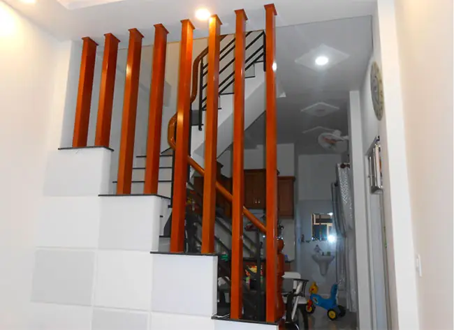 Người Dùng Thường Tìm Kiếm Những Mẫu Lam Nhôm Trang Trí Cầu Thang Nào Trên Google?