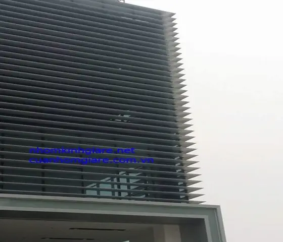 Người Dùng Thường Tìm Kiếm Những Mẫu Lam Nhôm Trang Trí Cầu Thang Nào Trên Google?