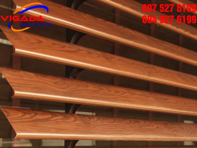 Người Dùng Thường Tìm Kiếm Những Mẫu Lam Nhôm Trang Trí Cầu Thang Nào Trên Google?