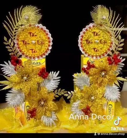 Lông Công Trang Trí Bàn Thờ Có Ý Nghĩa Gì Trong Phong Thủy? Lông Công Trang Trí Bàn Thờ Có Ý Nghĩa Gì Trong Phong Thủy?