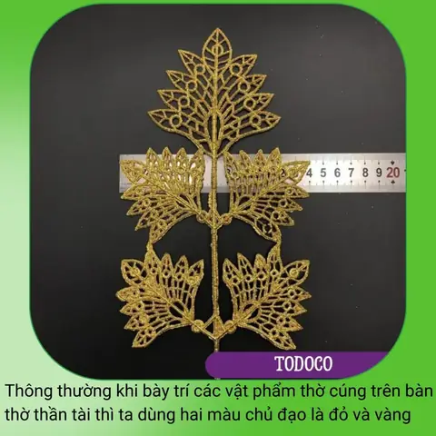 Lông Công Trang Trí Bàn Thờ Có Ý Nghĩa Gì Trong Phong Thủy? Lông Công Trang Trí Bàn Thờ Có Ý Nghĩa Gì Trong Phong Thủy?