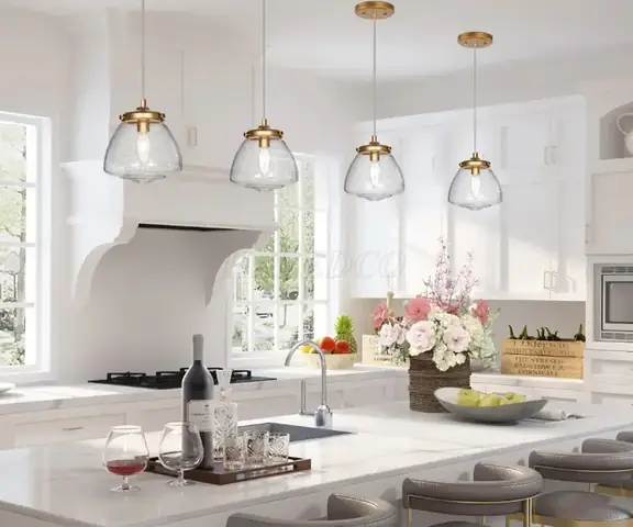 Không Gian Trong Veo Với Đèn Thủy Tinh