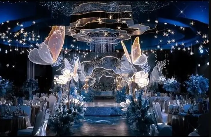 #20 Mẫu Trang Trí Sân Khấu Đám Cưới Đẹp Nhất Cho Ngày Vui #20 Mẫu Trang Trí Sân Khấu Đám Cưới Đẹp Nhất Cho Ngày Vui