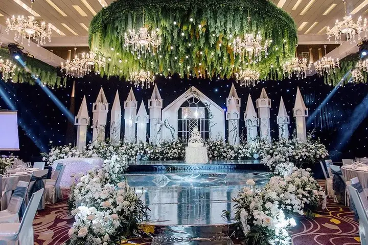 Trang Trí Sân Khấu Đám Cưới Theo Phong Cách Cổ Tích Trang Trí Sân Khấu Đám Cưới Theo Phong Cách Cổ Tích