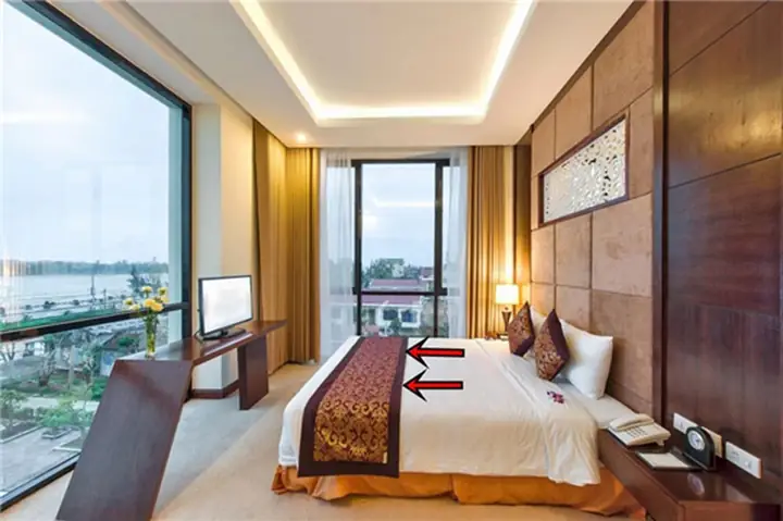 Đặc Điểm Của Tấm Trang Trí Giường Tại Khách Sạn