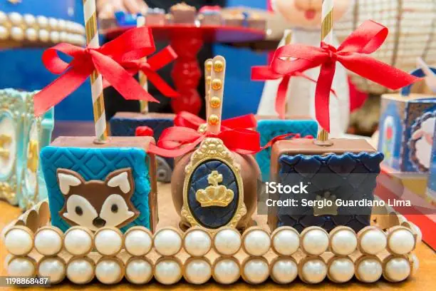 Mua Nến Nhỏ Trang Trí Sinh Nhật Ở Đâu? Mua Nến Nhỏ Trang Trí Sinh Nhật Ở Đâu?