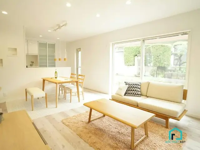 2 Phong Cách Hàn Quốc Với Màu Vàng Nhạt Nhẹ Nhàng