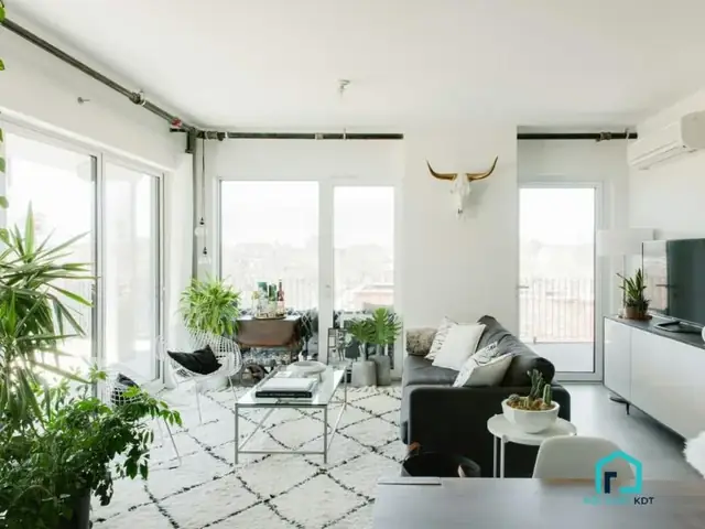 1 Phong Cách Hàn Quốc Với Tone Trắng Thanh Lịch