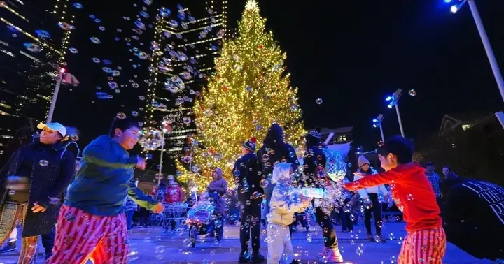 Thế Giới "khoác Áo Giáng Sinh": Tháp Eiffel, Nhà Trắng Và Những ...