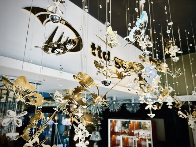 Một Chút Nâng Cấp Đèn Trang Trí Sảnh Pianopoli