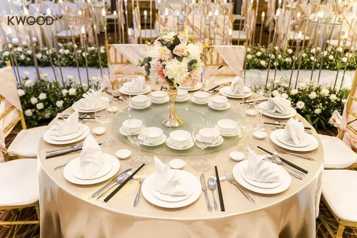 Trang Trí Bàn Tiệc Tất Niên