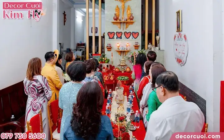 Bàn Thờ Tưởng Nhớ Tổ Tiên Sẽ Đặt Thấp Hơn Bàn Thờ Chúa