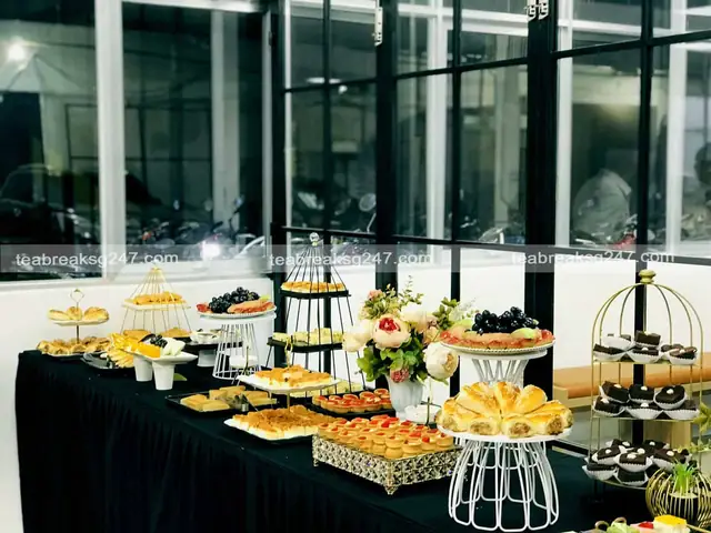 Trang Trí Bàn Tiệc Khai Trương