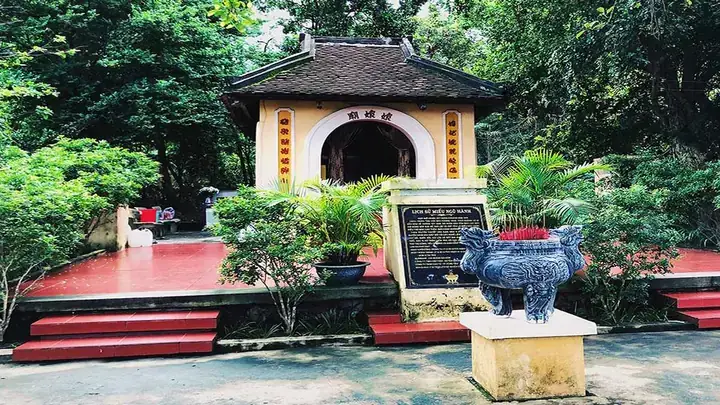 Ngũ Hành Thánh Mẫu Là Ai? Giải Đáp Thắc Mắc Về Tín Ngưỡng Tâm Linh Dân Gian Việt Nam