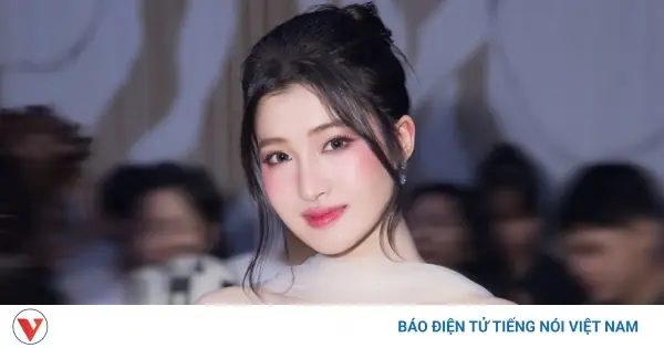 Á Hậu Phương Nhi Là Ai? Tiểu Sử, Sự Nghiệp Và Đời Tư Hot Girl Xứ Thanh