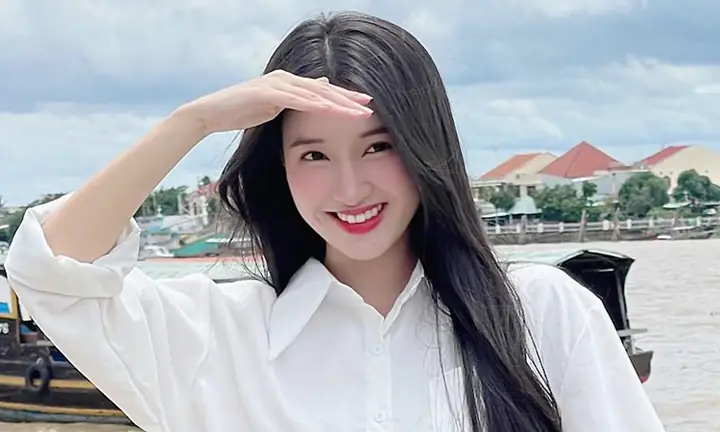 Á Hậu Phương Nhi Là Ai? Tiểu Sử, Sự Nghiệp Và Đời Tư Hot Girl Xứ Thanh