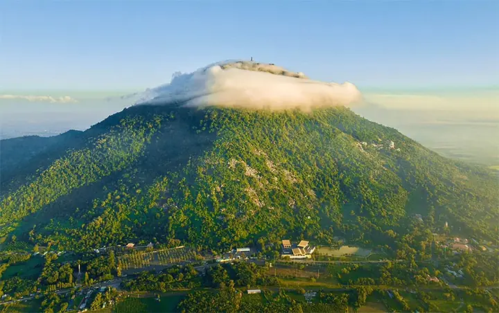 Núi Bà Đen: Giải Mã Truyền Thuyết Về Người Phụ Nữ Hiển Linh Và Danh Thắng Đệ Nhất Thiên Sơn