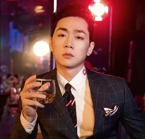 Ba Duy Là Ai? Hành Trình Trở Thành Hot Tiktoker Đa Tài Và Người Truyền Cảm Hứng Của Showbiz Việt