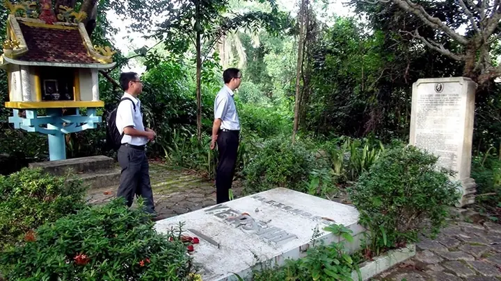 Bác Sĩ Y Éc Xanh Là Ai? Nguồn Gốc Và Ý Nghĩa Thực Sự Bác Sĩ Y Éc Xanh Là Ai? Nguồn Gốc Và Ý Nghĩa Thực Sự