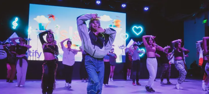 Bailey Sok Là Ai? Tiểu Sử, Sự Nghiệp Và Những Giai Thoại Đáng Kể Của Ngôi Sao Vũ Đạo