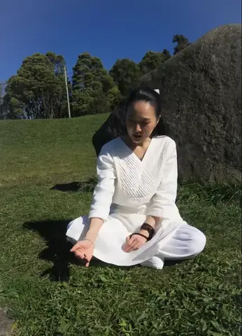 Bạn Là Ai? Tìm Lại Bản Ngã Trong Vòng Xoáy Cuộc Sống