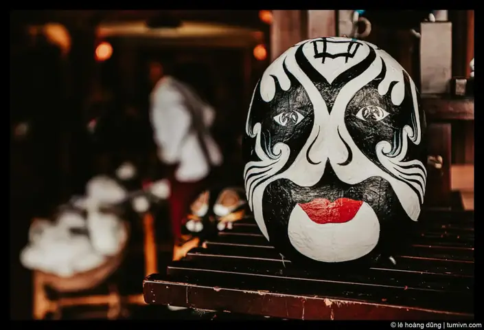 Bạn Là Ai? Tìm Lại Bản Ngã Trong Vòng Xoáy Cuộc Sống