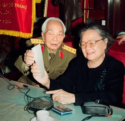 Bích Hà Nguyên Quân Là Ai: Nguồn Gốc, Ý Nghĩa Và Vai Trò Trong Tín Ngưỡng Dân Gian