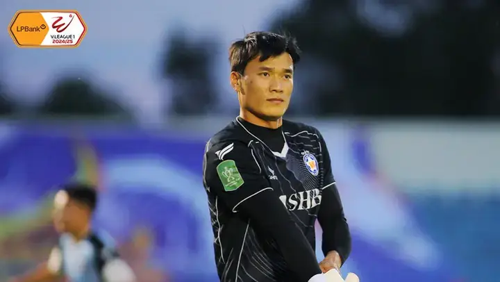 Bùi Tiến Dũng: Từ Chàng Thủ Môn Thanh Hóa Đến Biểu Tượng Quốc Dân Và Hành Trình Gia Đình Hạnh Phúc Bùi Tiến Dũng: Từ Chàng Thủ Môn Thanh Hóa Đến Biểu Tượng Quốc Dân Và Hành Trình Gia Đình Hạnh Phúc