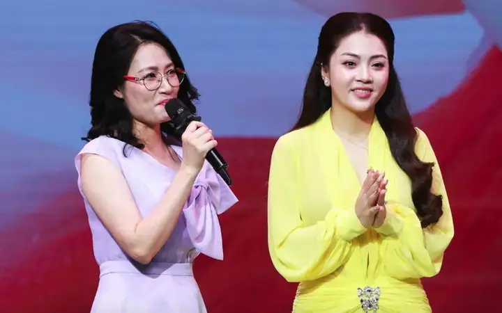 Ca Sĩ Khánh Thy Là Ai? Hé Lộ Hành Trình Sự Nghiệp Và Cuộc Đời Đầy Biến Động