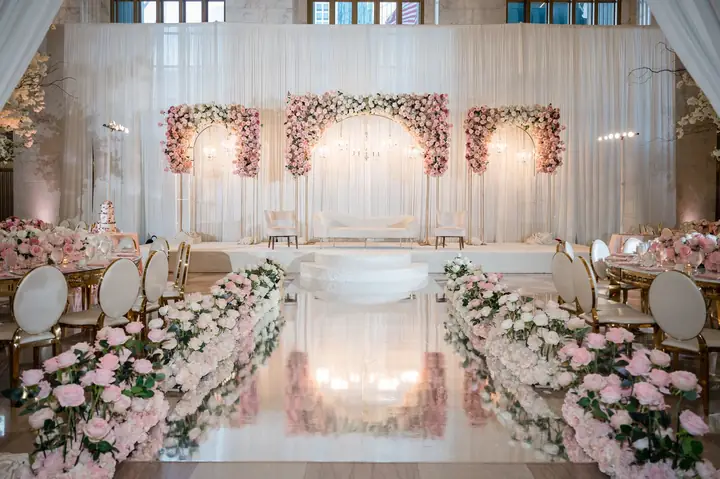 Gợi Ý 99+ Cách Trang Trí Sân Khấu Đám Cưới Đẹp, Sang Trọng