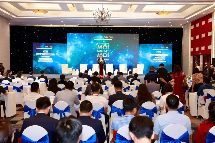 Cấn Văn Lực: Chân Dung Chuyên Gia Kinh Tế Tầm Ảnh Hưởng Nhất Việt Nam