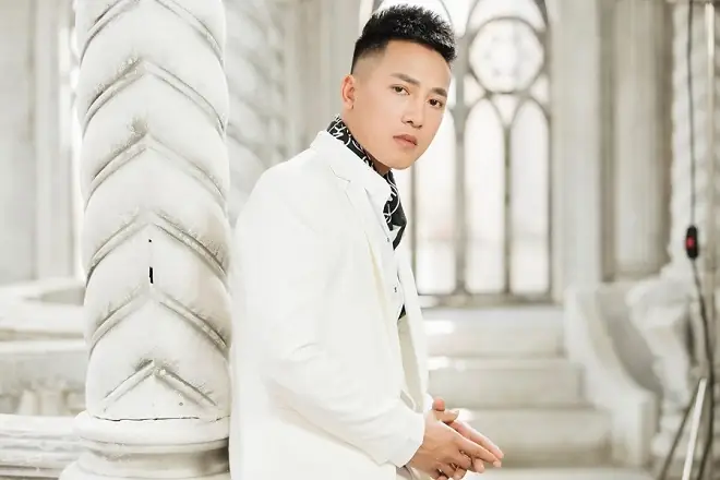 Châu Khải Phong Là Ai? Tiểu Sử, Sự Nghiệp Và Đời Tư Của Nam Ca Sĩ Nghệ An Châu Khải Phong Là Ai? Tiểu Sử, Sự Nghiệp Và Đời Tư Của Nam Ca Sĩ Nghệ An