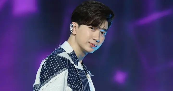 Chi Dân Là Ai? Tiểu Sử, Sự Nghiệp Và Đời Tư Nam Ca Sĩ