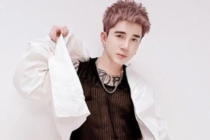 Chi Dân Là Ai? Tiểu Sử, Sự Nghiệp Và Đời Tư Nam Ca Sĩ