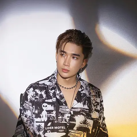 Chi Dân Là Ai? Tiểu Sử, Sự Nghiệp Và Đời Tư Nam Ca Sĩ