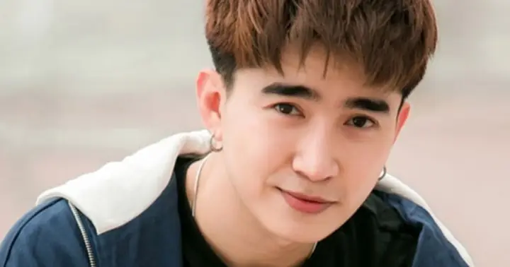 Chi Dân Là Ai? Tiểu Sử, Sự Nghiệp Và Đời Tư Nam Ca Sĩ