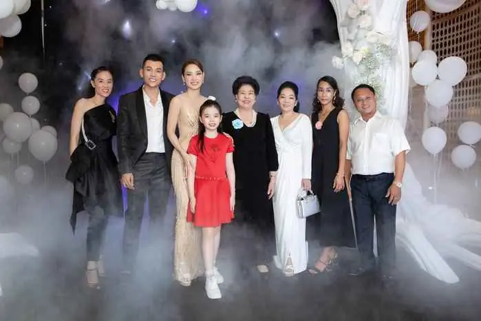 Sự Thật Về Chồng Cũ Của Phương Trinh Jolie: Giải Mã Tin Đồn Đời Tư Sự Thật Về Chồng Cũ Của Phương Trinh Jolie: Giải Mã Tin Đồn Đời Tư