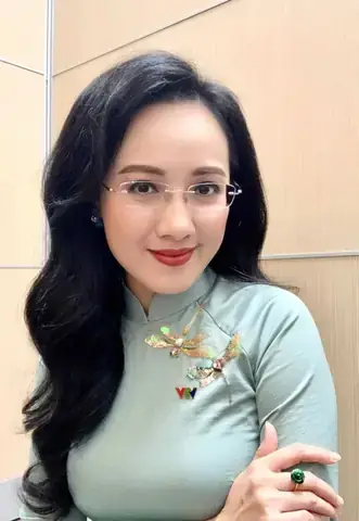 Nguyễn Anh Trung: Tìm Hiểu Về Người Chồng Của Biên Tập Viên Hoài Anh