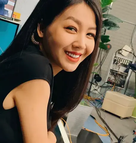 Chồng Mc Hồng Nhung Là Ai? Cuộc Sống Hôn Nhân Gia Đình Hạnh Phúc