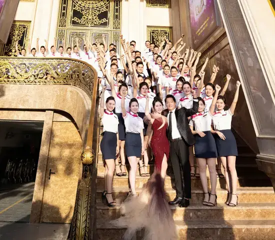 Doanh nhân Hoàng Kim Khánh: Chân dung người chồng quyền lực đứng sau thành công của Mailisa Doanh Nhân Hoàng Kim Khánh: Chân Dung Người Chồng Quyền Lực Đứng Sau Thành Công Của Mailisa