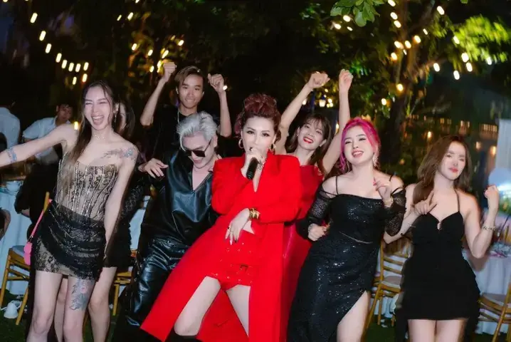 Vĩnh Thuyên Kim Là Ai? Sự Nghiệp Vượt Lên Tầm Vóc Của Nữ Ca Sĩ Teen Vọng Cổ Vĩnh Thuyên Kim Là Ai? Sự Nghiệp Vượt Lên Tầm Vóc Của Nữ Ca Sĩ Teen Vọng Cổ