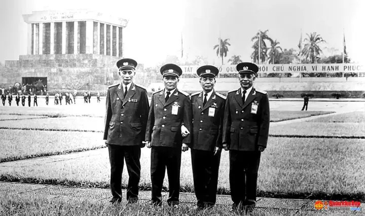 Chu Huy Mân Là Ai? Sự Nghiệp, Đời Tư Và Tiềm Năng Của Nghệ Sĩ Trẻ